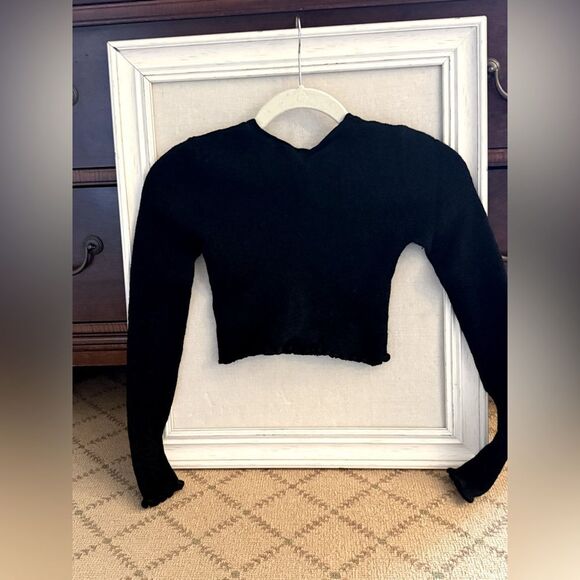 Something Navy cropped Black Wool long sleeve sweater w ruffled hem & sleeves  M - Picture 2 of 9